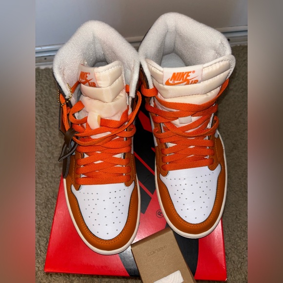 Jordan 1 retro high OG - starfish - Picture 3 of 5